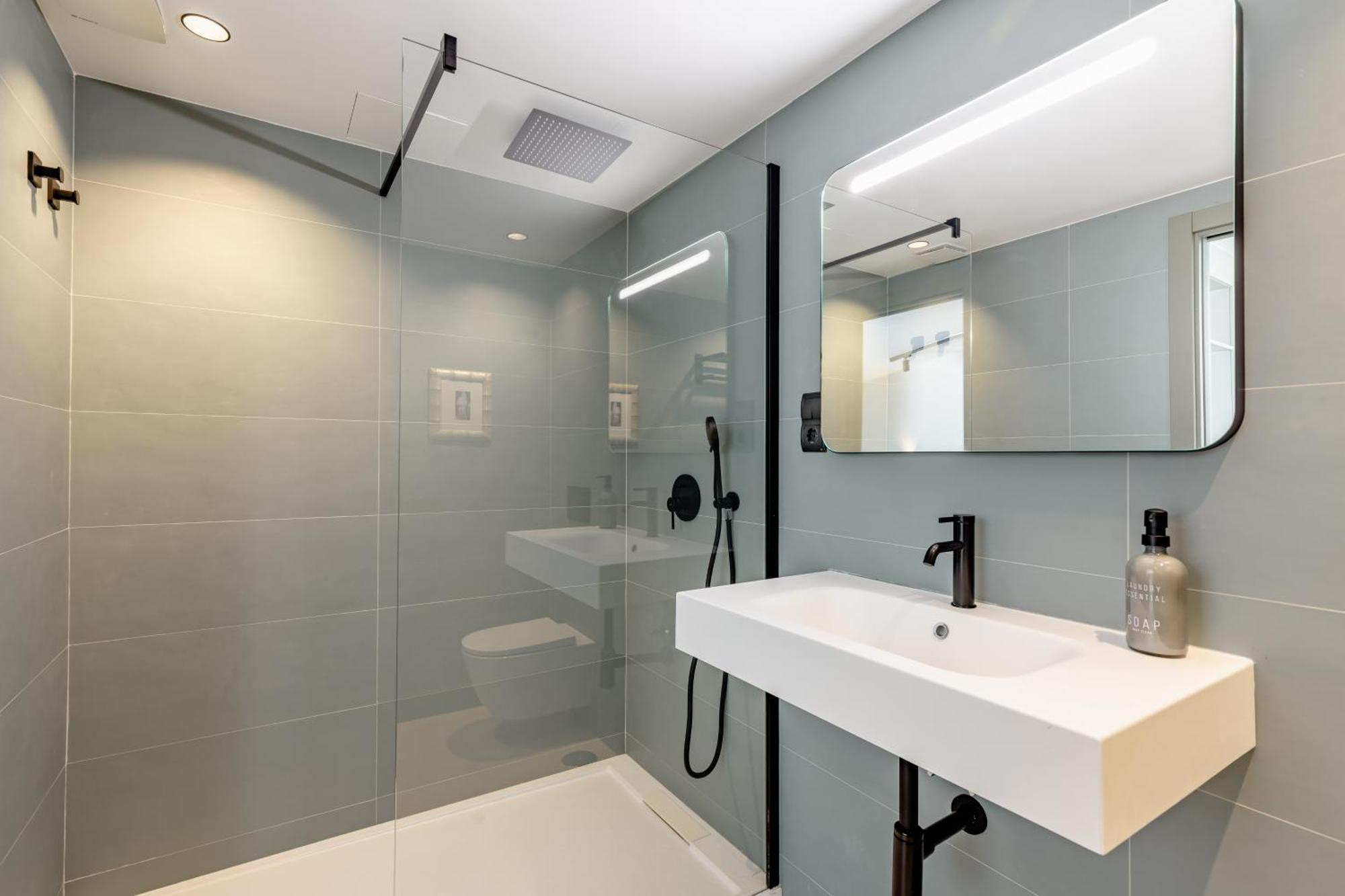 מאלגה Atarazanas Suite, Atico Con Terraza מראה חיצוני תמונה